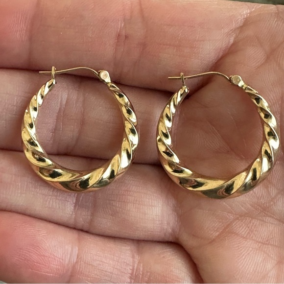 14k Solid Gold Twisted Hoop Earrings - Picture 14 of 16